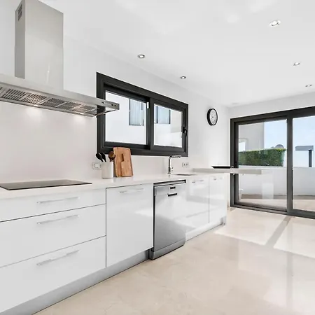Διαμέρισμα Newly Built 4 Bdrm Stunning With Pool