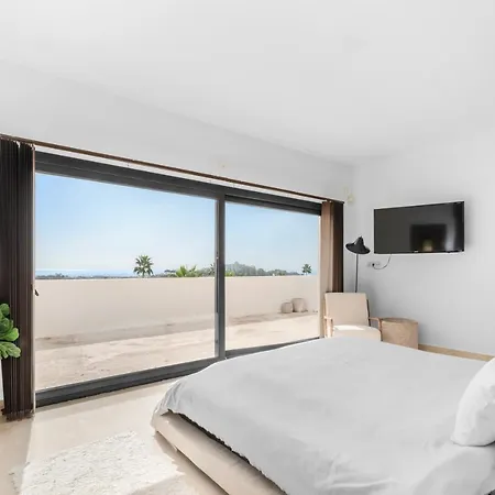 Newly Built 4 Bdrm Stunning With Pool Διαμέρισμα *