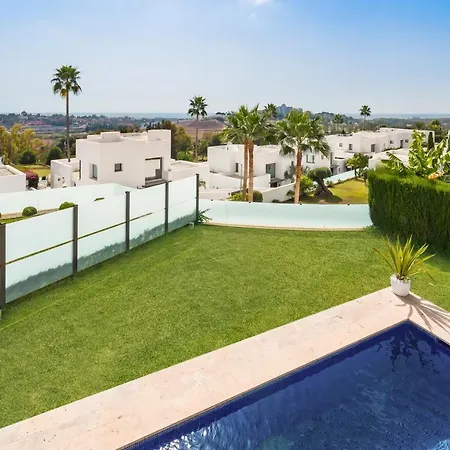 Newly Built 4 Bdrm Stunning With Pool Διαμέρισμα *